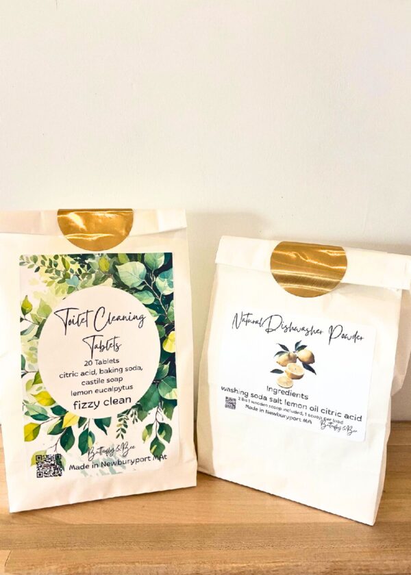 Toilet Bombs natural ingredients with lemon for a fresh scent.