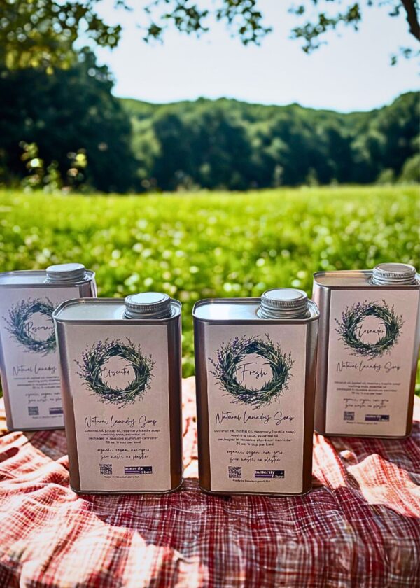 All Natural Laundry Detergent made with Organic Castile Soap. Zero Waste Packaging.